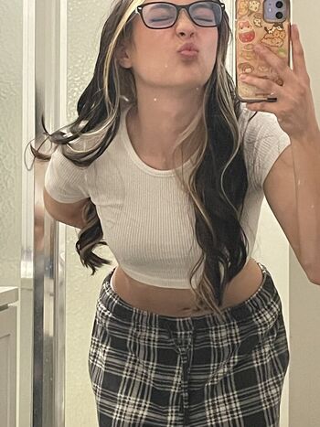Leaked Chelseayea private photo viral onlyfans