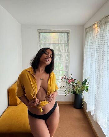 Leaked Chirasree sarkar page private photo viral onlyfans