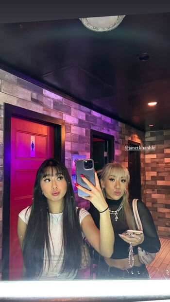 Chloe ABG