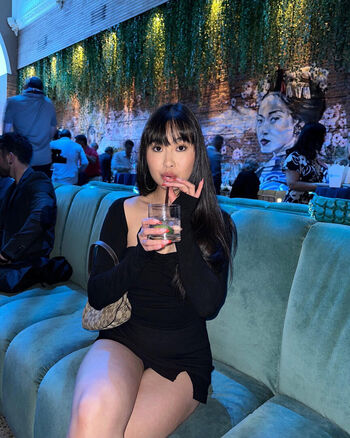 Chloe ABG