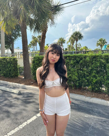 Chloe ABG