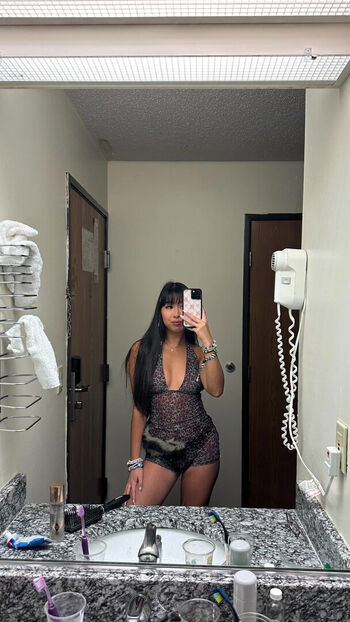 Chloe ABG
