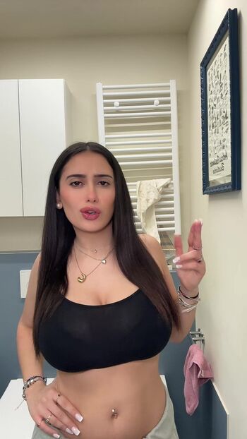 Leaked Chloe carnevaletti page private photo viral onlyfans