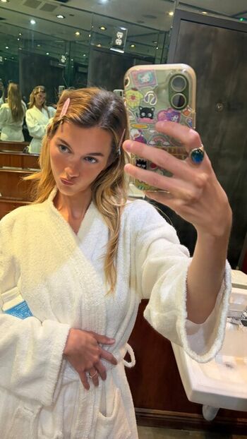 Leaked Chloe east private photo viral onlyfans
