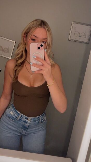 Leaked Chloeemma private photo viral onlyfans
