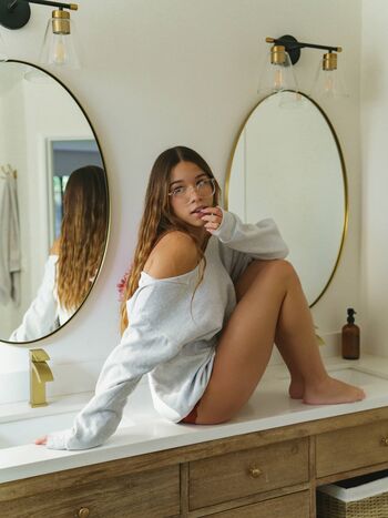 Leaked Chloeparker private photo viral onlyfans