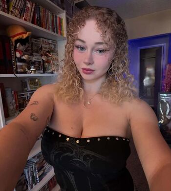 Leaked Chloethehokage private photo viral onlyfans