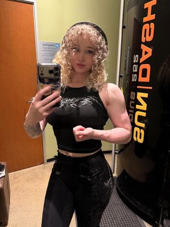 Leaked Chloethehokage private photo viral onlyfans