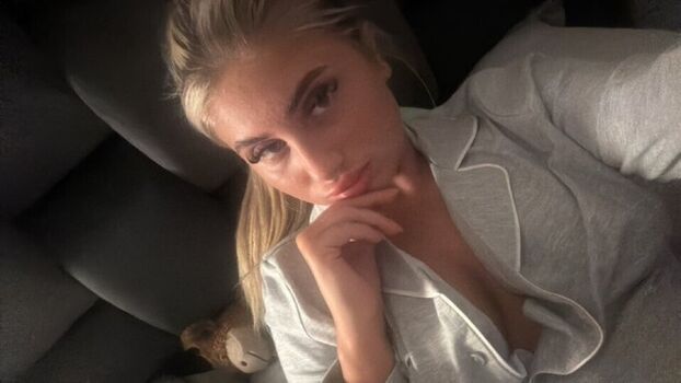 Leaked Chloewxlker private photo viral onlyfans