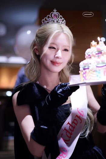 Cho Mi-yeon (Miyeon) - i-dle [(G)I-dle]