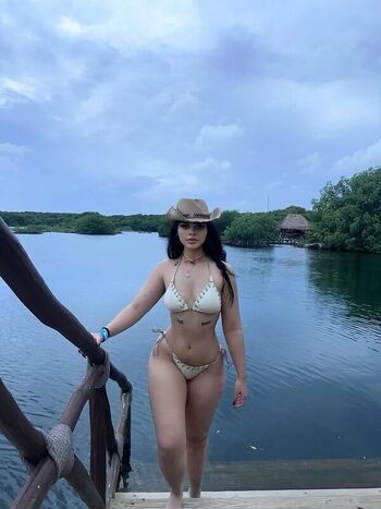 Leaked Chxrryxblossom private photo viral onlyfans