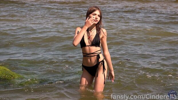 Leaked Cinderella girl  page private photo viral onlyfans