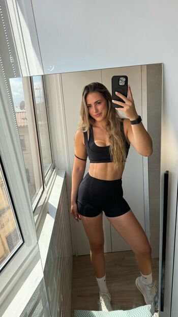 Clara Fernandez