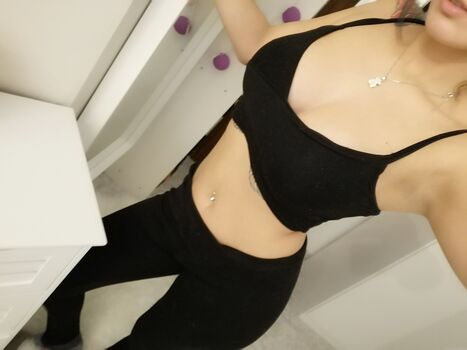 Leaked Claudiabavel private photo viral onlyfans