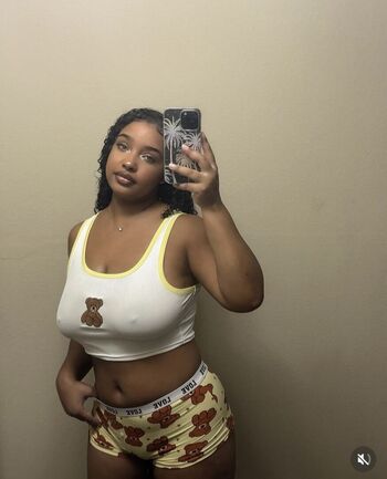Leaked Corie rayvon private photo viral onlyfans