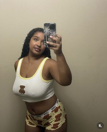 Leaked Corie rayvon private photo viral onlyfans