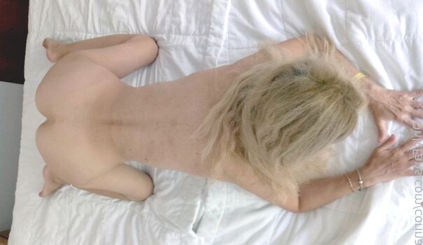 Leaked Corinuzda page private photo viral onlyfans