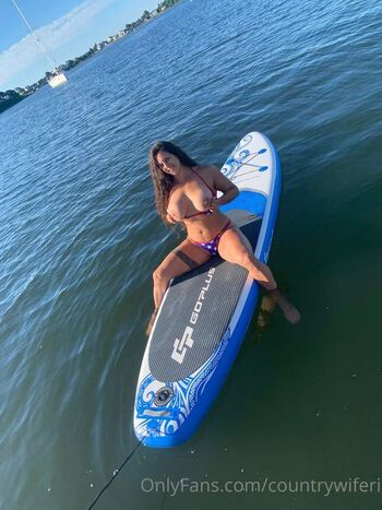 Leaked Countrywiferi private photo viral onlyfans