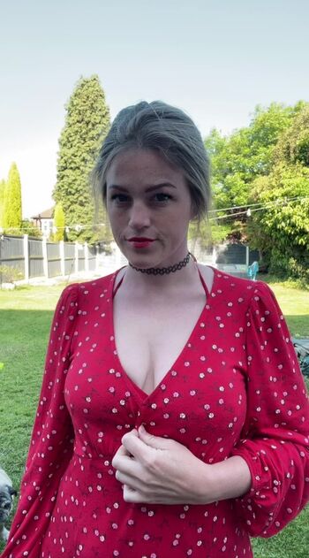 Leaked Courtney pose page private photo viral onlyfans