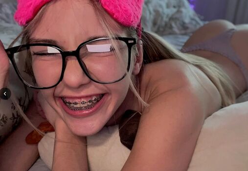 Leaked Crazycutelina private photo viral onlyfans