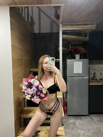Leaked Crystallandysh page private photo viral onlyfans