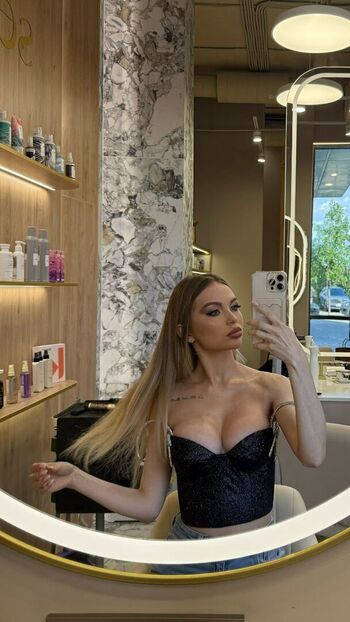 Leaked Crystallandysh page private photo viral onlyfans