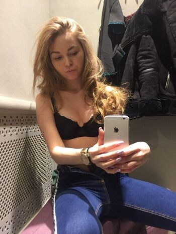 Leaked Crystallandysh page private photo viral onlyfans