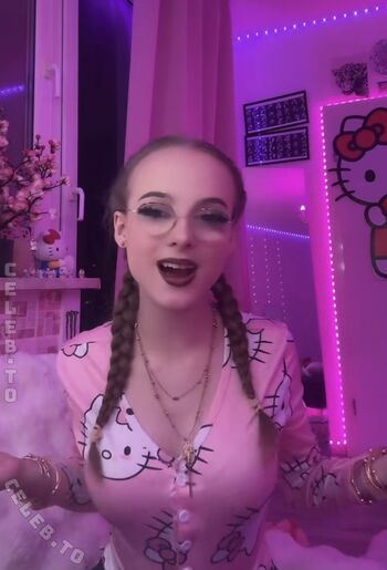 Leaked Crystalmarykitty page private photo viral onlyfans