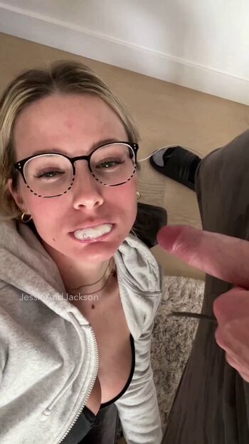 Leaked Cum swallowing private photo viral onlyfans