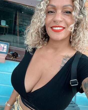 Leaked Curliiiiiie private photo viral onlyfans