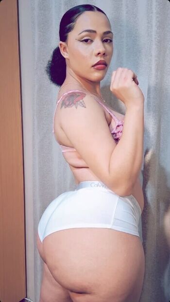 Leaked Curlyjulz private photo viral onlyfans
