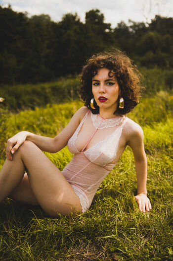 curlywiktoria