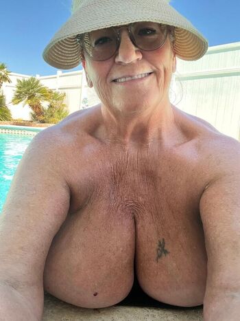 Leaked Curvycarolina private photo viral onlyfans