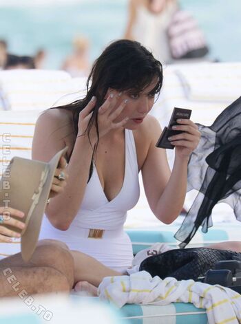 Daisy Lowe