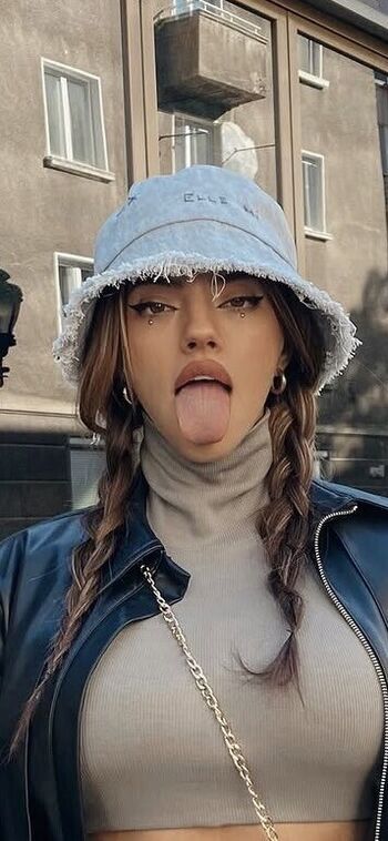 Leaked Dara darnadue private photo viral onlyfans