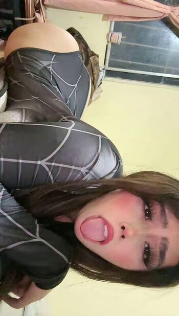 Dayana_vtaa00