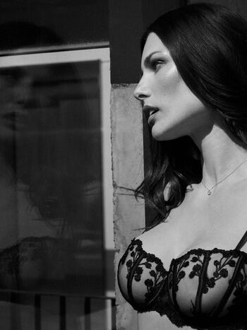 Dayane Mello