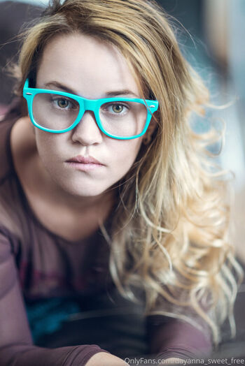 dayanna_sweet_free