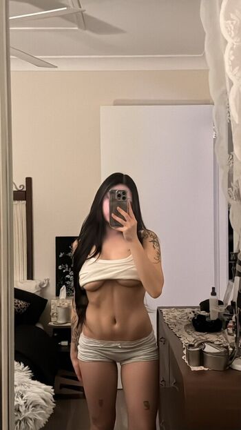 Leaked Deathlessley private photo viral onlyfans