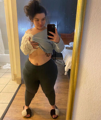 Leaked Debbieecakess private photo viral onlyfans