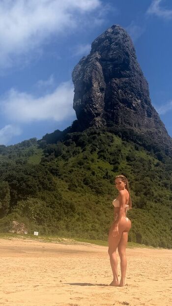 Deborah Secco