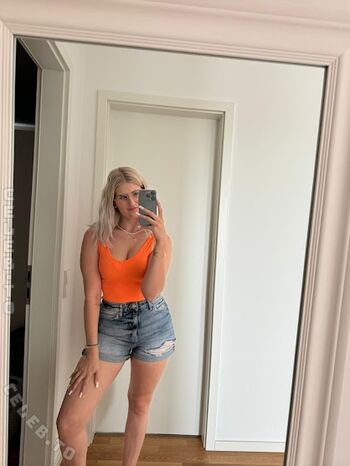 Leaked Deineemilia page private photo viral onlyfans