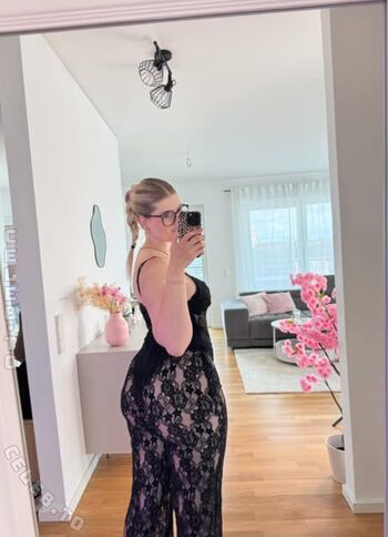 Leaked Deineemilia page private photo viral onlyfans