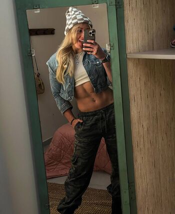 Leaked Delia schweizer page private photo viral onlyfans