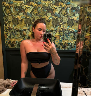Leaked Demi lovato private photo viral onlyfans