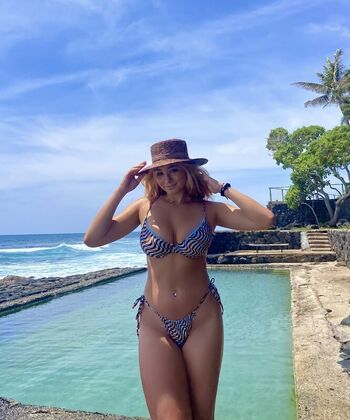 Leaked Deniniipeninii page private photo viral onlyfans