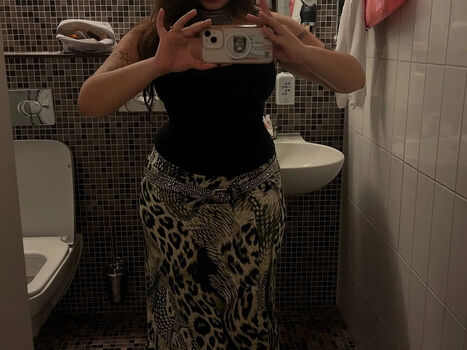 Leaked Desiresdiary private photo viral onlyfans