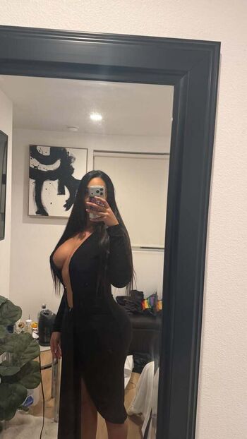 Leaked Deyaraaaxo private photo viral onlyfans