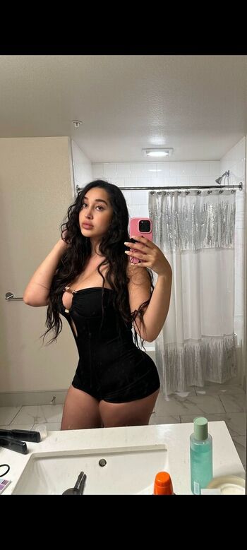 Leaked Deyaraaaxo private photo viral onlyfans