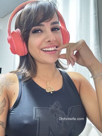 Dhihotwife